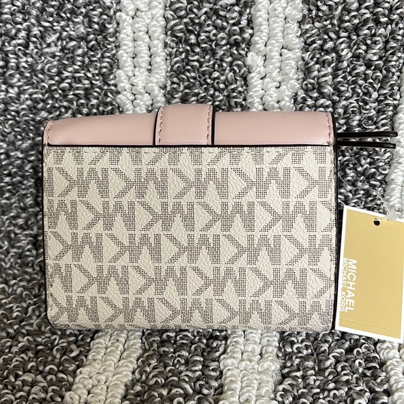 MICHAEL KORS CARMEN MEDIUM LOGO AND FAUX LEATHER WALLET POWDER BLUSH MULTI - Picture 13 of 16